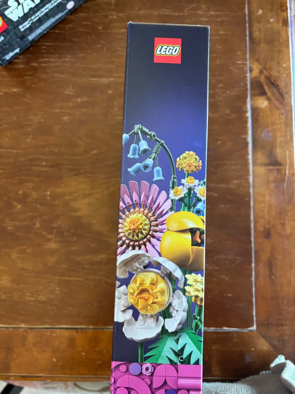 Lego Botanicals Petite Sunny Bouquet — Pink, Yellow, Green, Light Blue, White